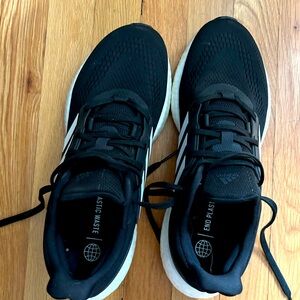 Adidas women’s cloud foam sneakers size 10.5.